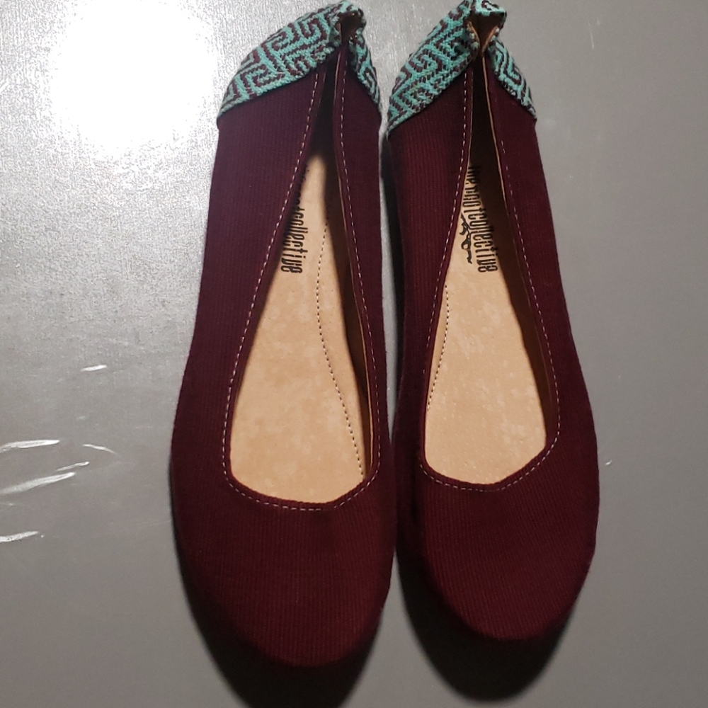 EUC Root Collective Gaby flats Size 8 Cranberry